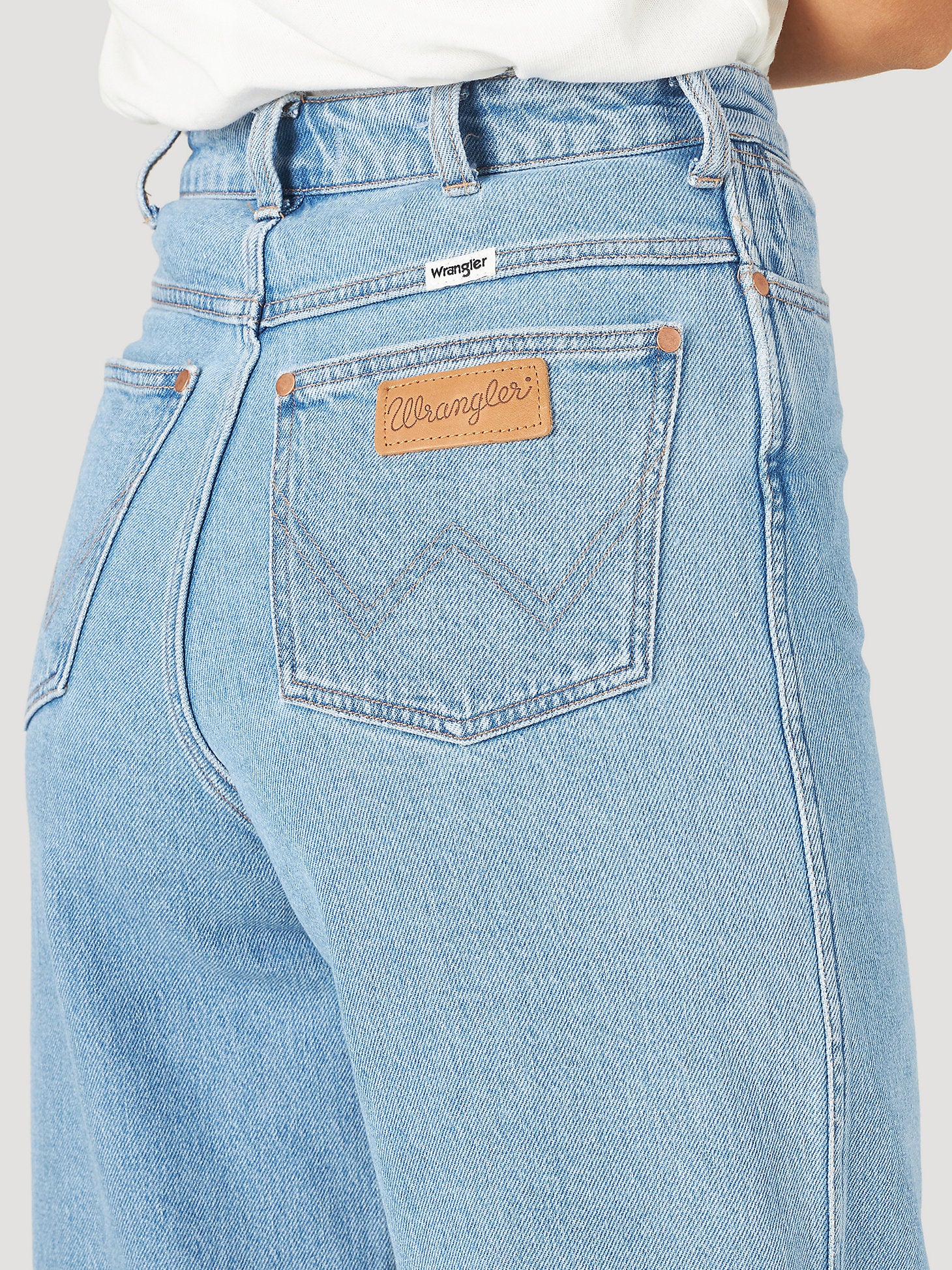 Wrangler Bluestone Barrel Jeans